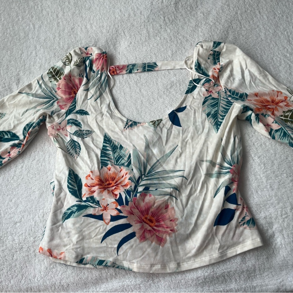 New w/tags Guess Cream Puff Sleeve Blouse with Cut Out Design and tide back top